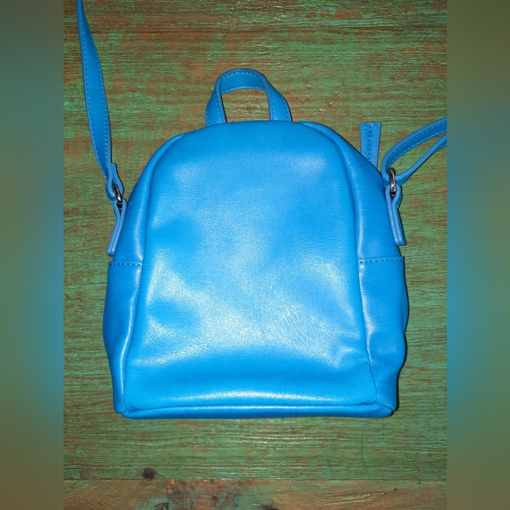 $ Tommy Hilfiger royal blue mini backpack purse excellent used condition - Picture 4 of 10